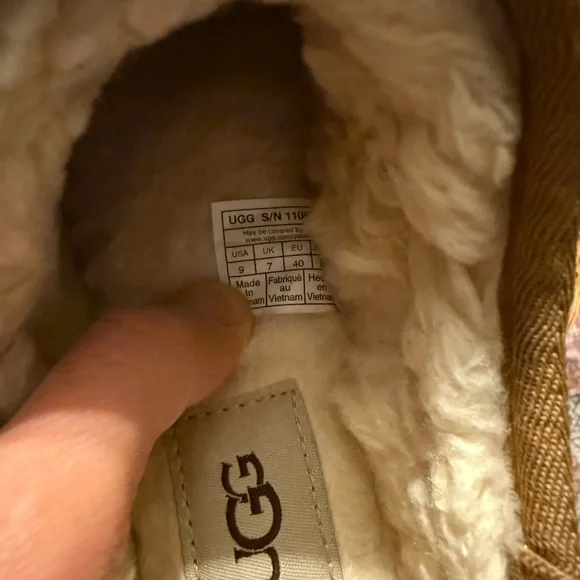 UGG Chestnut Classic Micro Slipper Shoes - Picture 4 of 4